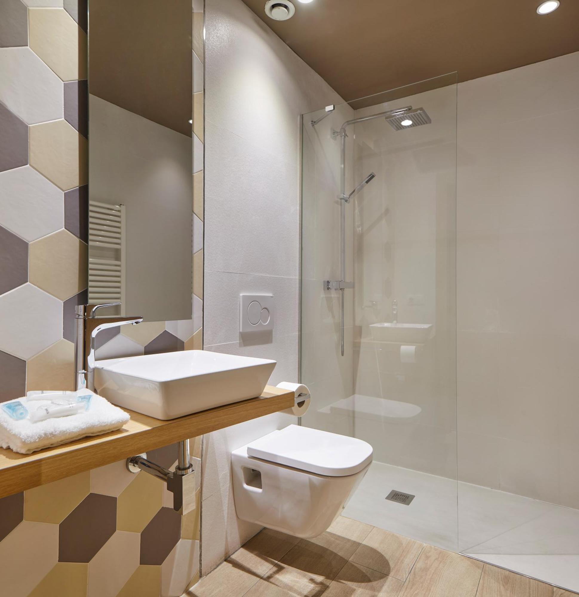 Hotel Landaben ปัมโปลนา ภายนอก รูปภาพ